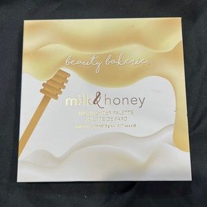 MILK & HONEY HIGHLIGHTING
PALETTE